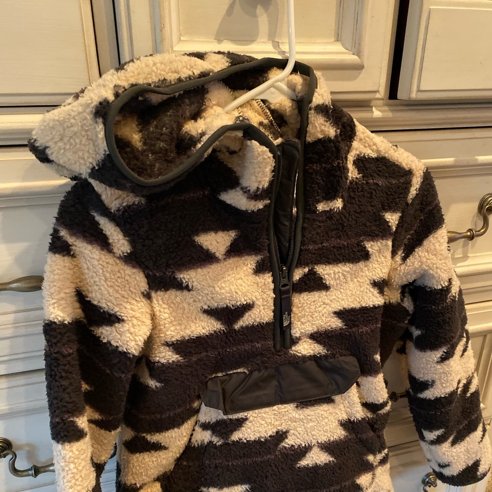 North Face Sherpa pullover!